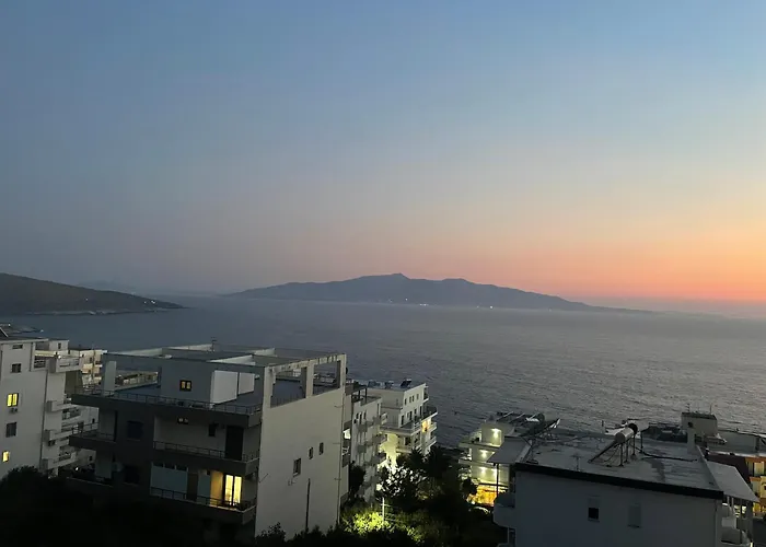 Beach hotel: Honey Guesthouse